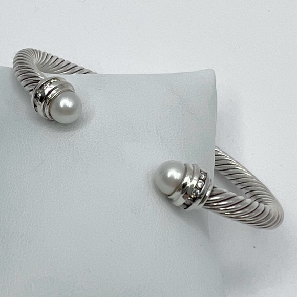 David Yurman Cable Classic Collection®
Bracelet with Pearl and Diamonds - Picture 2 of 11